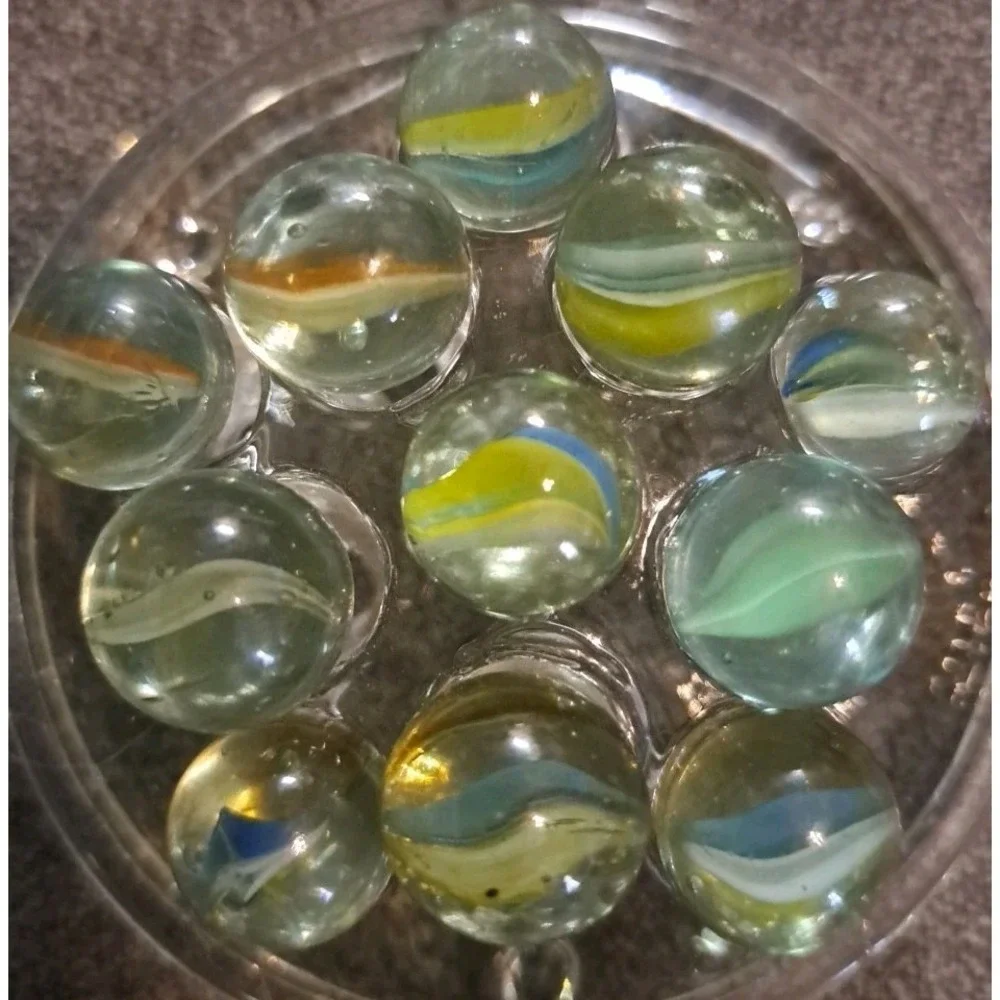 Lot Of 11 Estate Sale Marbles Cats Eyes